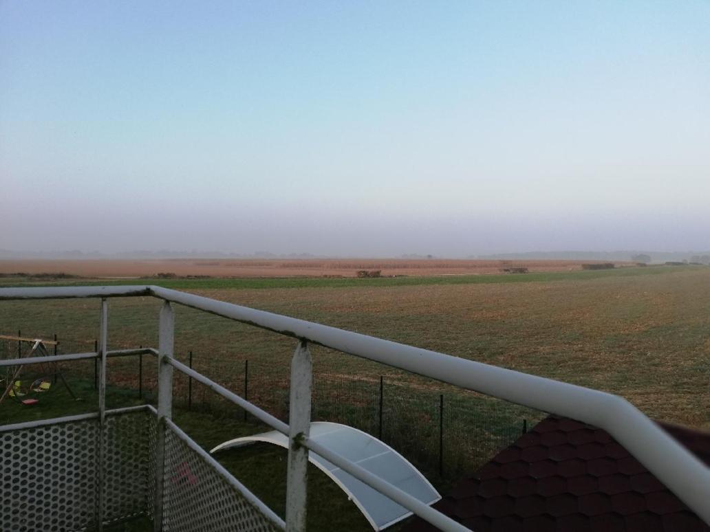Giremoutiers Les Fermiers Bed & Breakfast エクステリア 写真